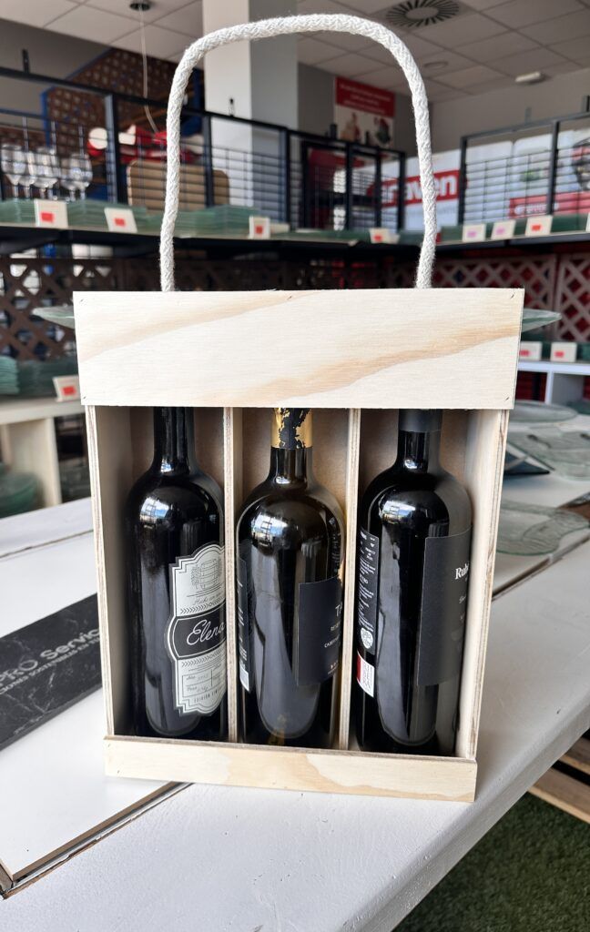 botellero de madera con asa bodega personalizado