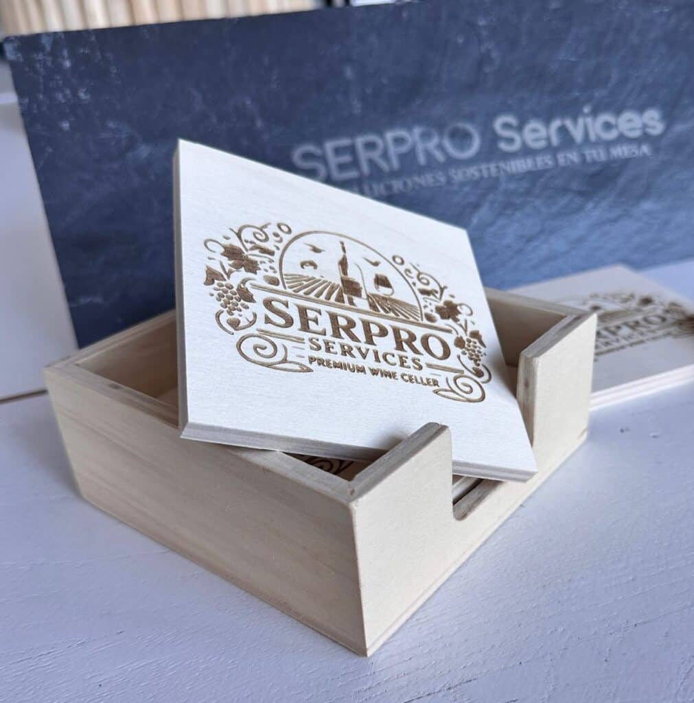 cropped posavasos madera serproservices personalizados laser rotated 1