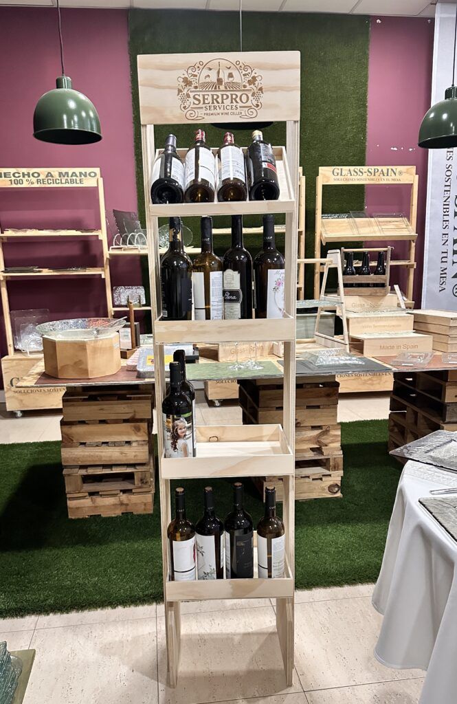 expositor tempranillo serproservices fabricado en madera bodegas personalizable laser y tiendas gourmet