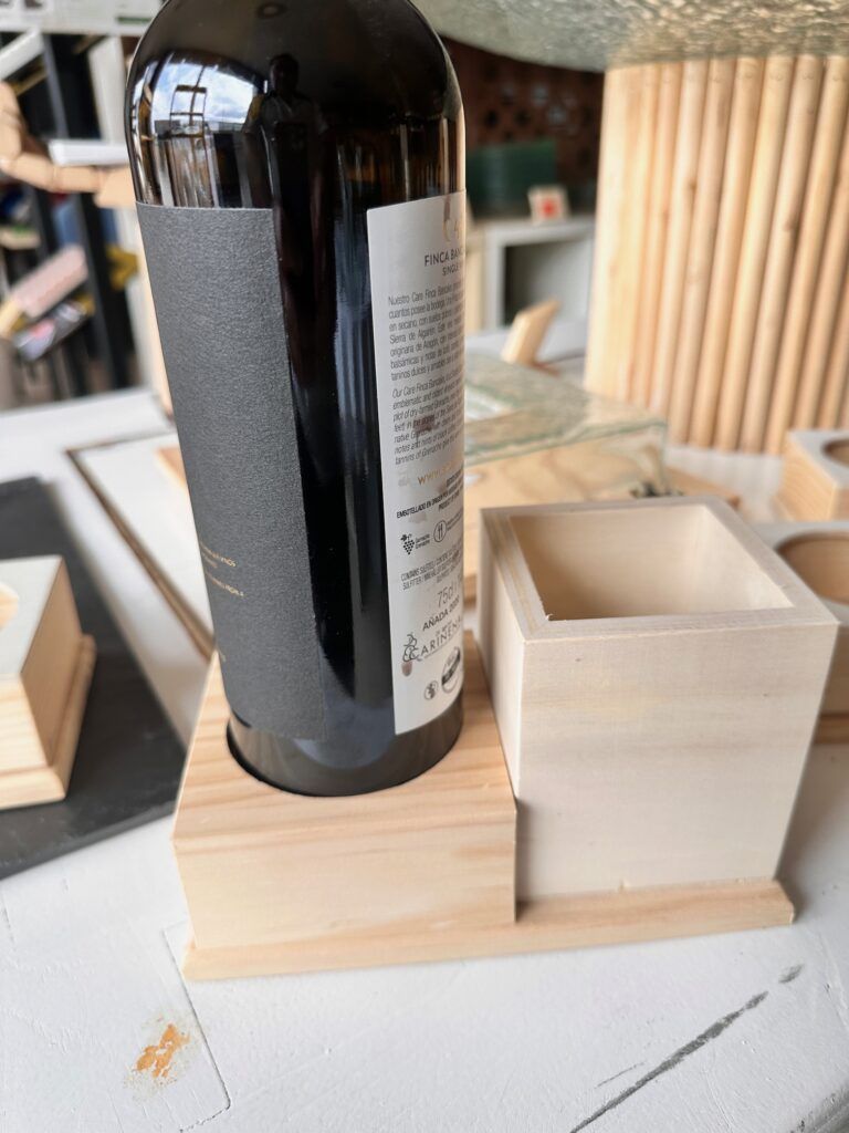 expositor vino base serproservices