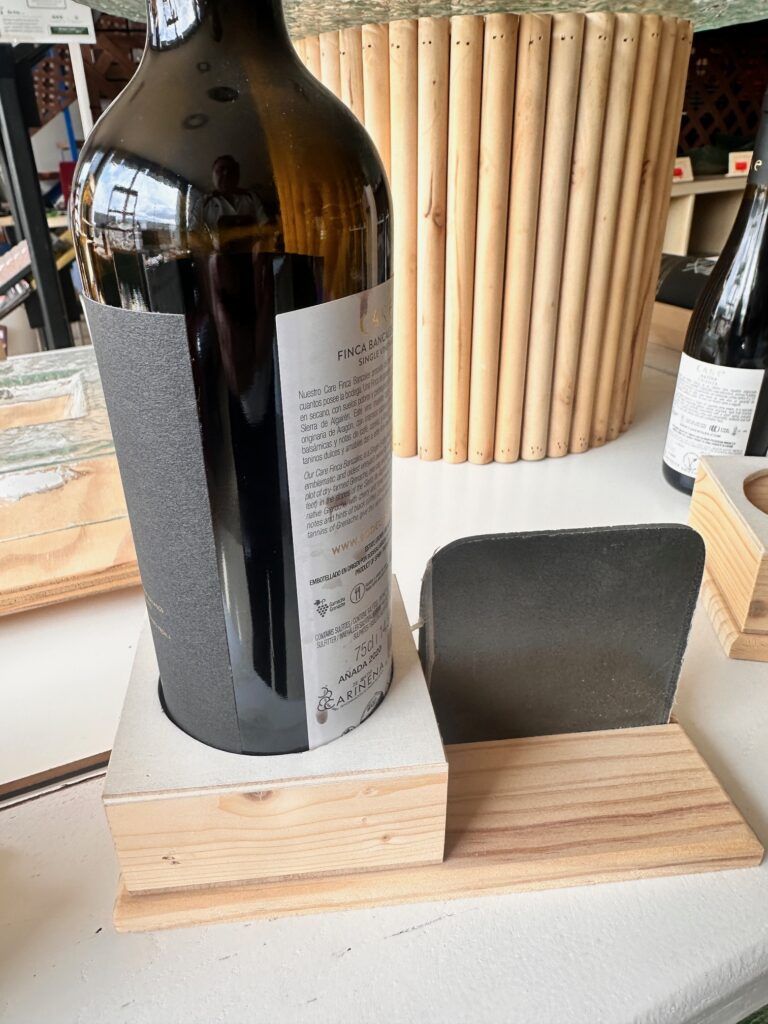expositor vino base serproservices personalizable laser