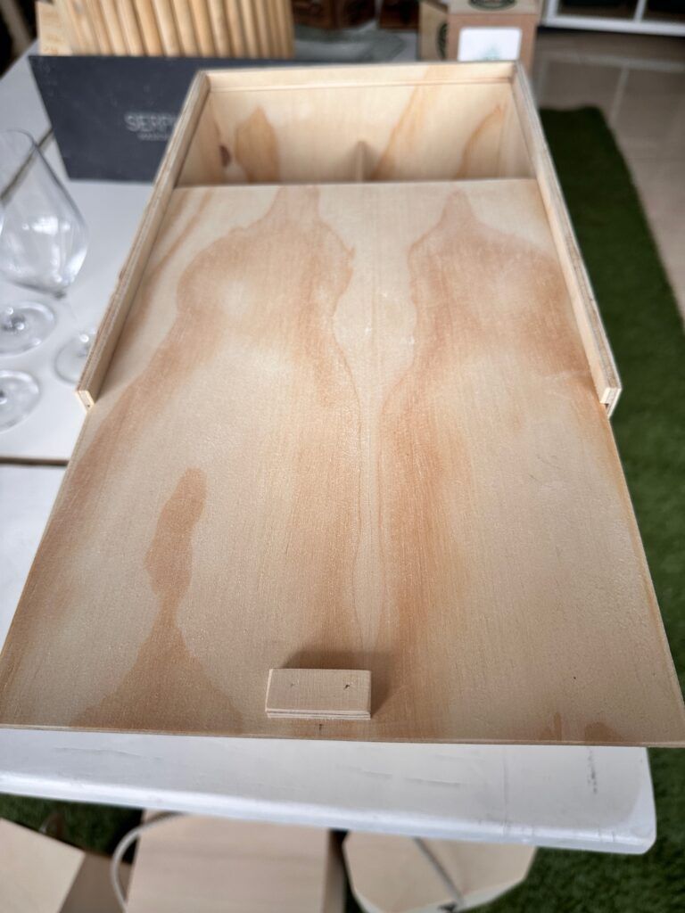 caja madera cerrada 6 copas detalle trampilla personalizable apertura lateral