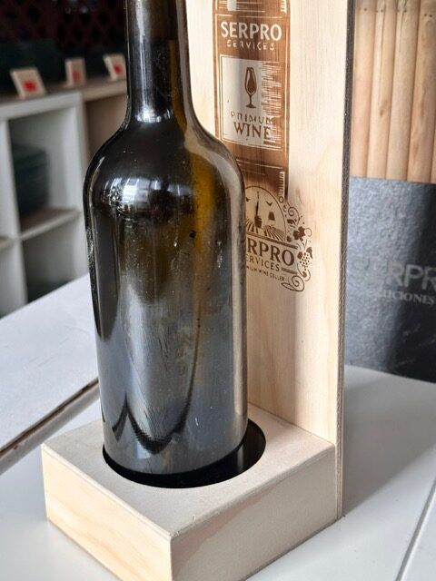 soporte expositor botellas madera contrachapado pino personalizado laser rotated