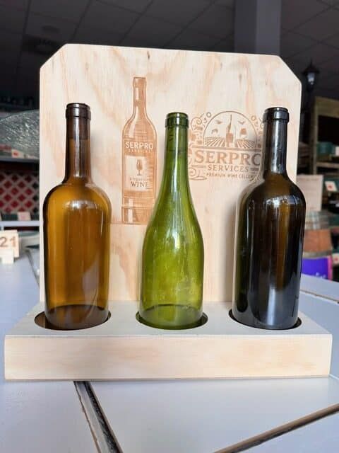 soporte expositor botellas madera personalizado laser logotipo rotated