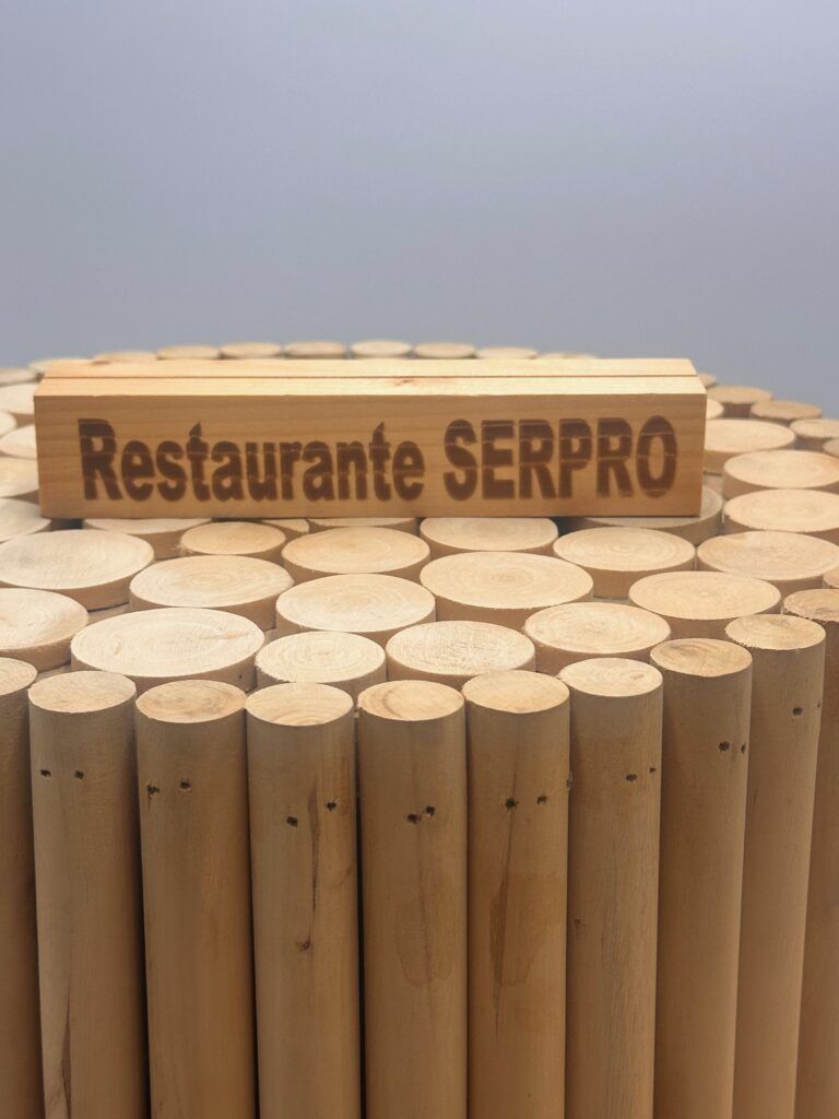 peanas de madera personalizables en laser o full color se puede teñir, barnizar o pintar