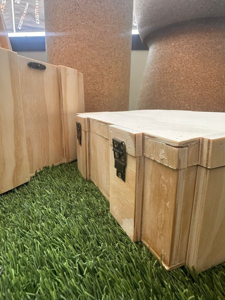 caja de madera con cierre personalizable laser