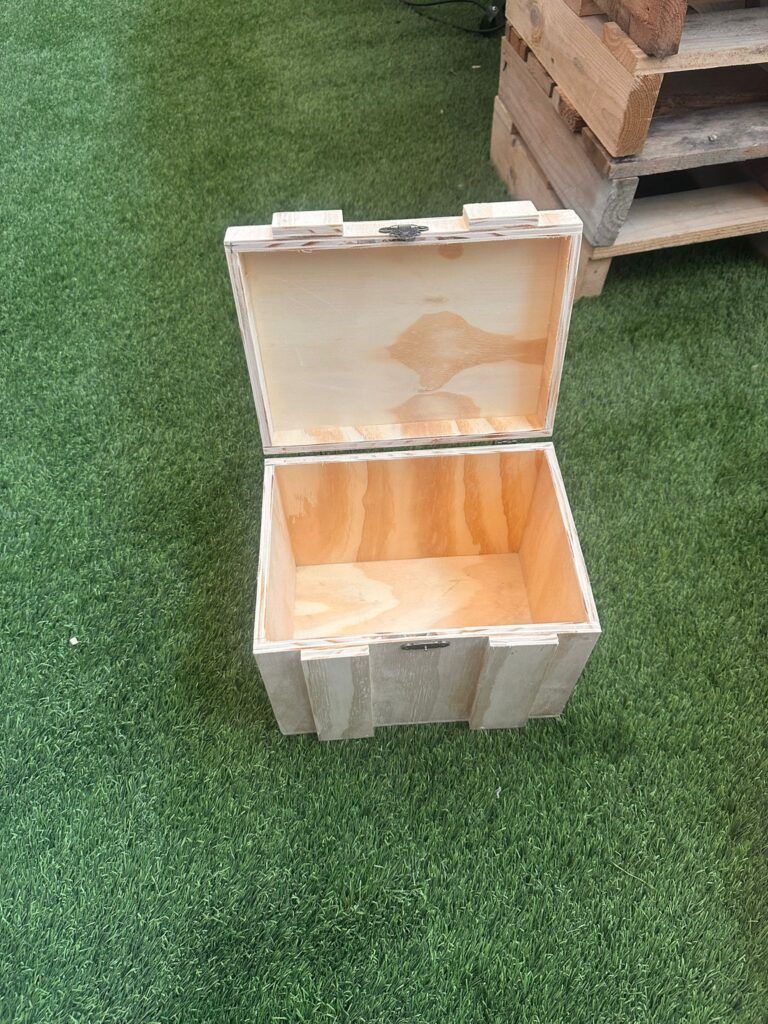 caja de madera con cierre personalizable vinilo