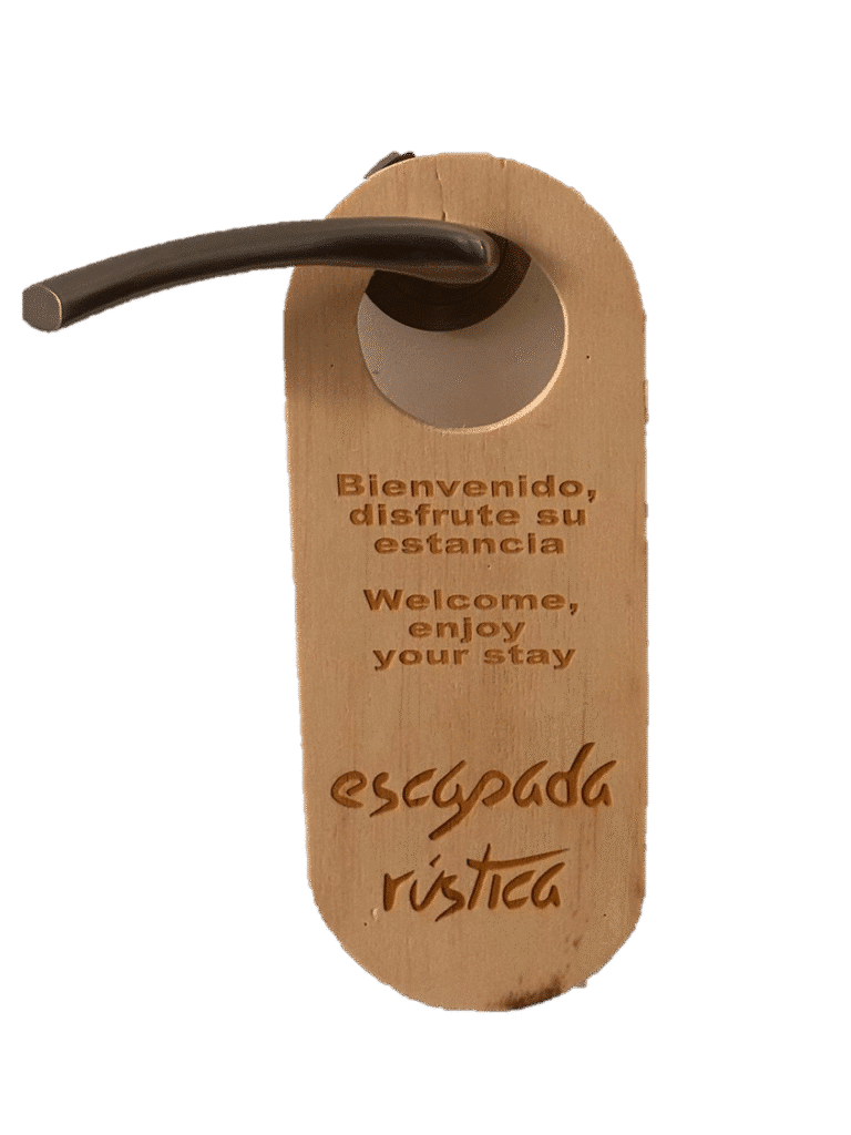colgador de puerta en madera escapada rustica