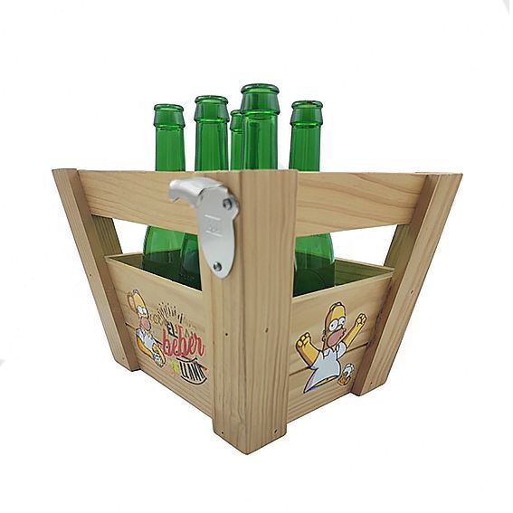portabotellas de cerveza para tener a mano en tu mesa de celebracion lleva incorporado un abrebotellas practico, esta fabricada en madera y se puede personalizar en laser, dtf uv o en impresion digital