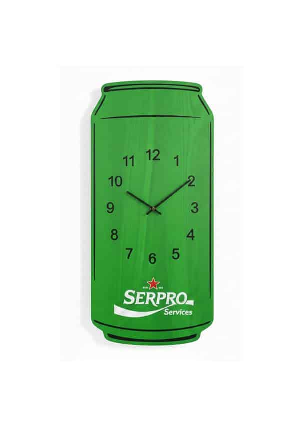 reloj de madera comercial personalizado serproservices forma lata verde